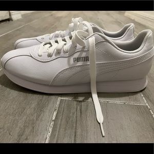 Mens Puma white